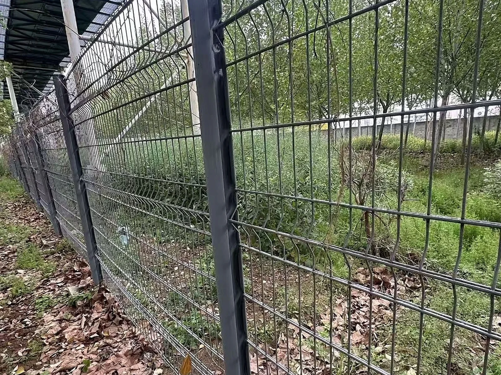 3D Curved Welded Mesh Fence installed in a suitable perimeter application